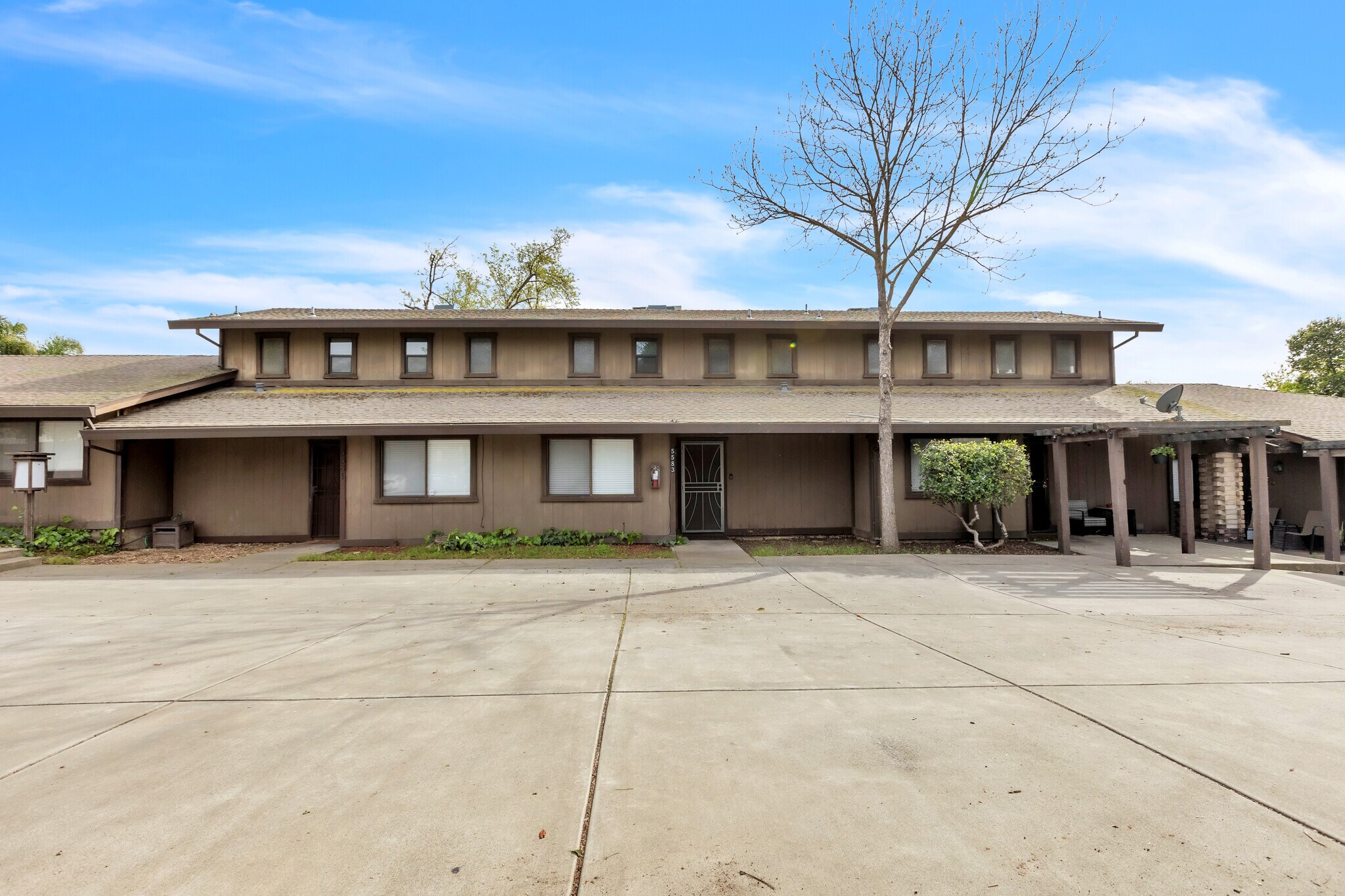 5587 Hemlock St, Sacramento, CA à vendre Photo principale- Image 1 de 14