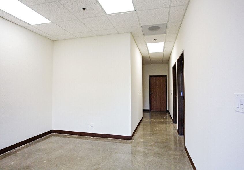 4572 Telephone Rd, Ventura, CA for lease - Interior Photo - Image 2 of 21