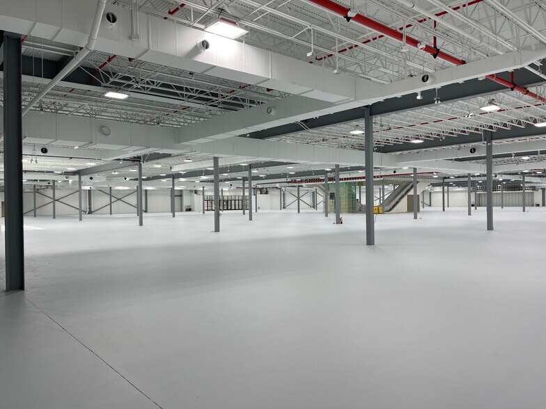 3700 Rivertown Pky SW, Grandville, MI à louer - Photo du bâtiment - Image 1 de 3