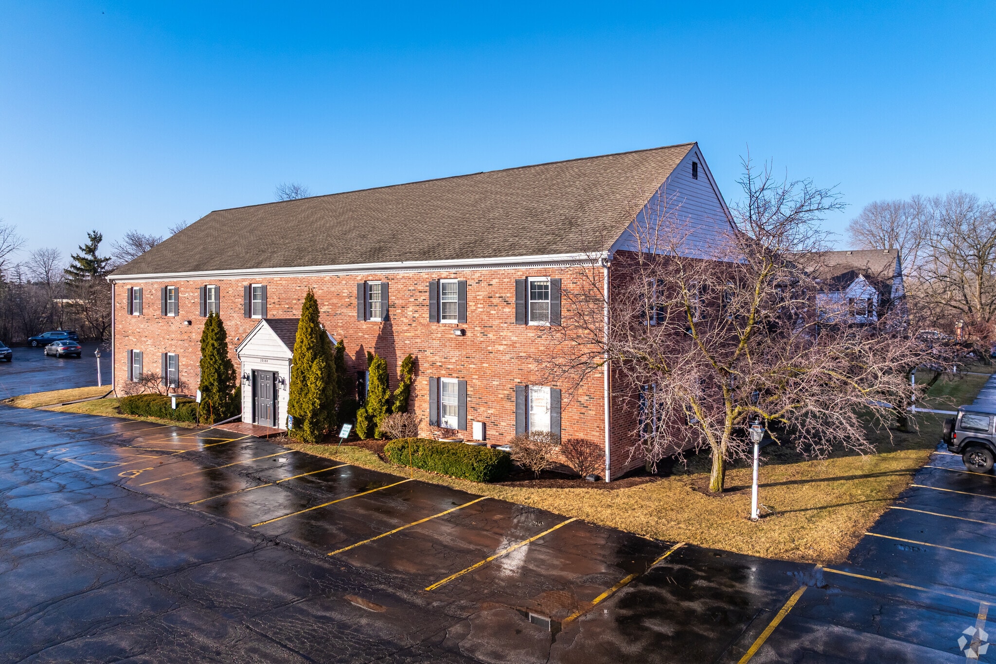 10144 N Port Washington Rd, Mequon, WI for lease Primary Photo- Image 1 of 14