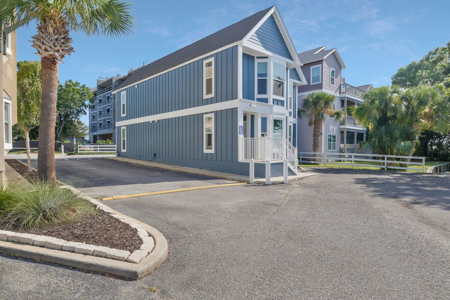 730 Bayfront Pky, Pensacola, FL for lease - Building Photo - Image 2 of 11