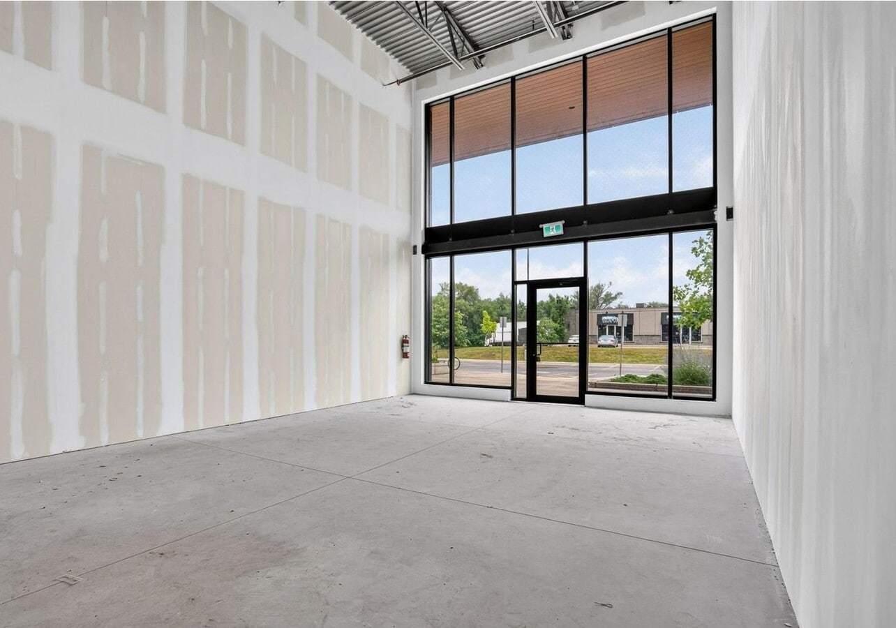 530 Speers Rd, Oakville, ON L6K 2G3 - Unité 39 -  - Photo intérieure - Image 1 of 3
