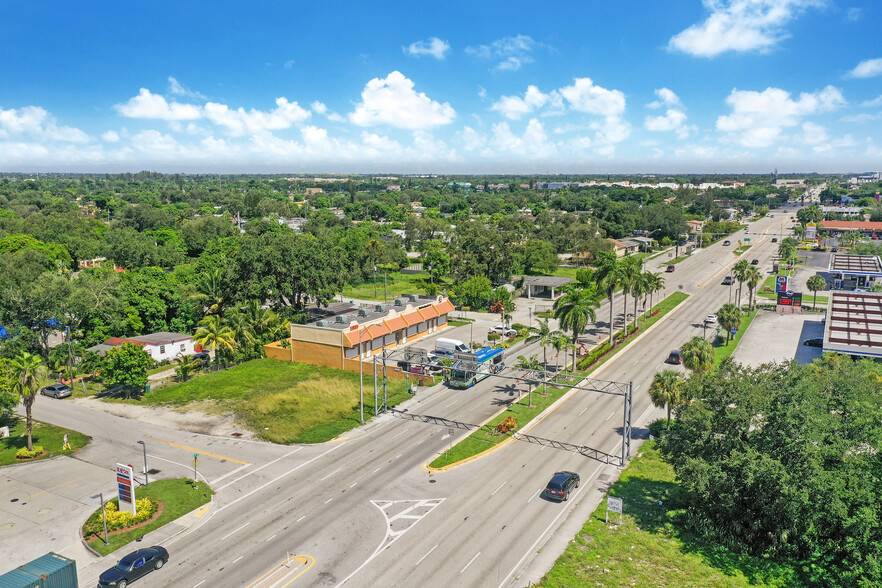 169th Terr & Northwest 27th Ave, Miami Gardens, FL à vendre - Photo principale - Image 1 de 1