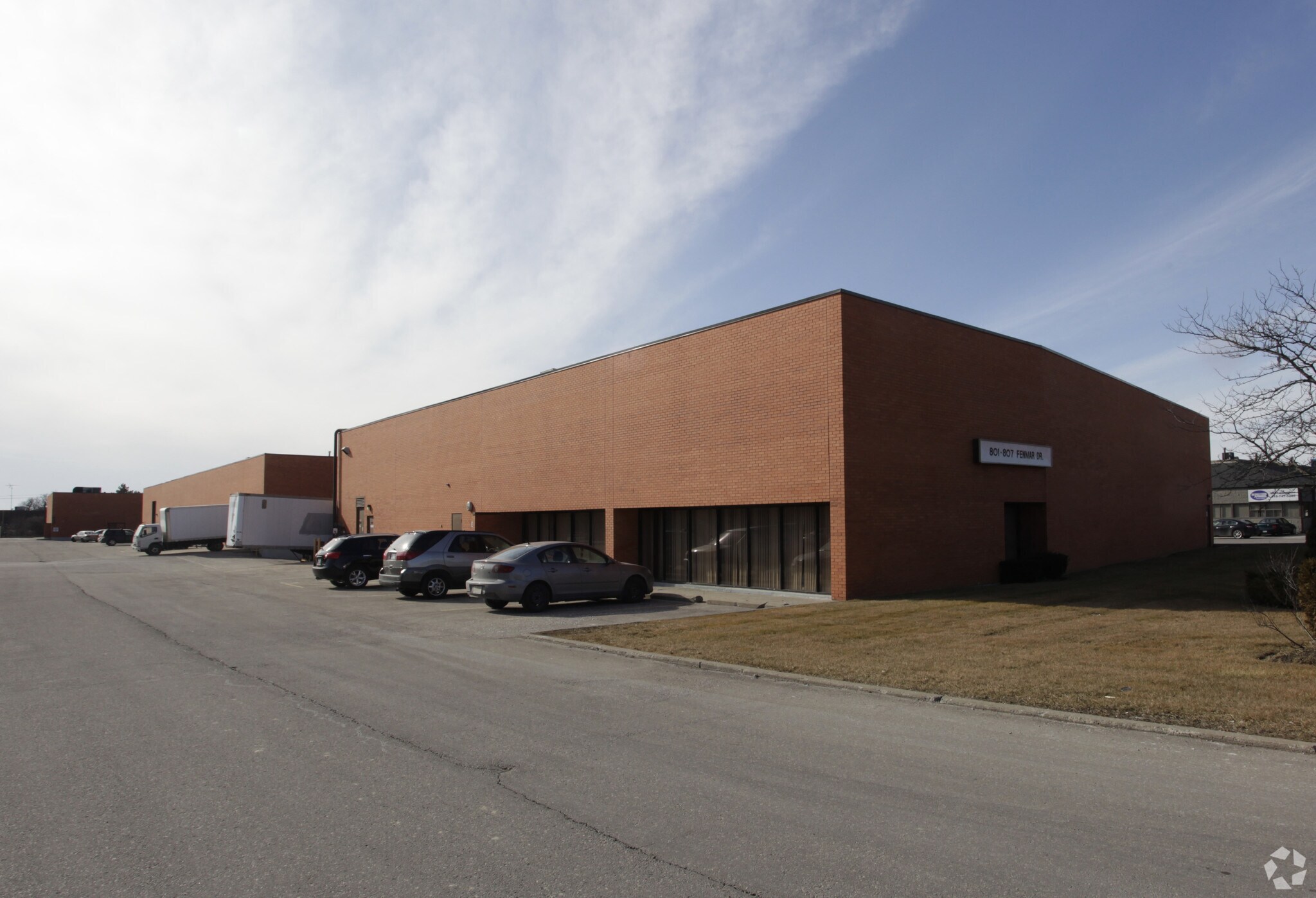 801-807 Fenmar Dr, Toronto, ON à vendre Photo principale- Image 1 de 1