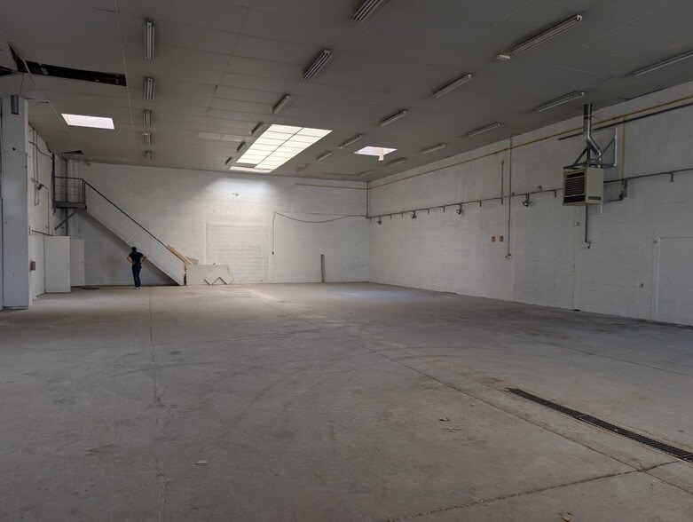 30 Avenue De Rome, Vitrolles for lease - Building Photo - Image 3 of 8