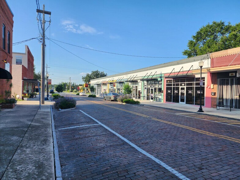 105-115 S Evers St, Plant City, FL à louer - Photo du bâtiment - Image 2 de 16
