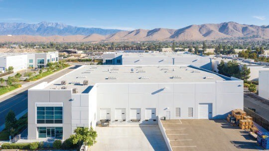 4688 Troy Ct, Jurupa Valley, CA à louer - Photo du bâtiment - Image 3 de 5