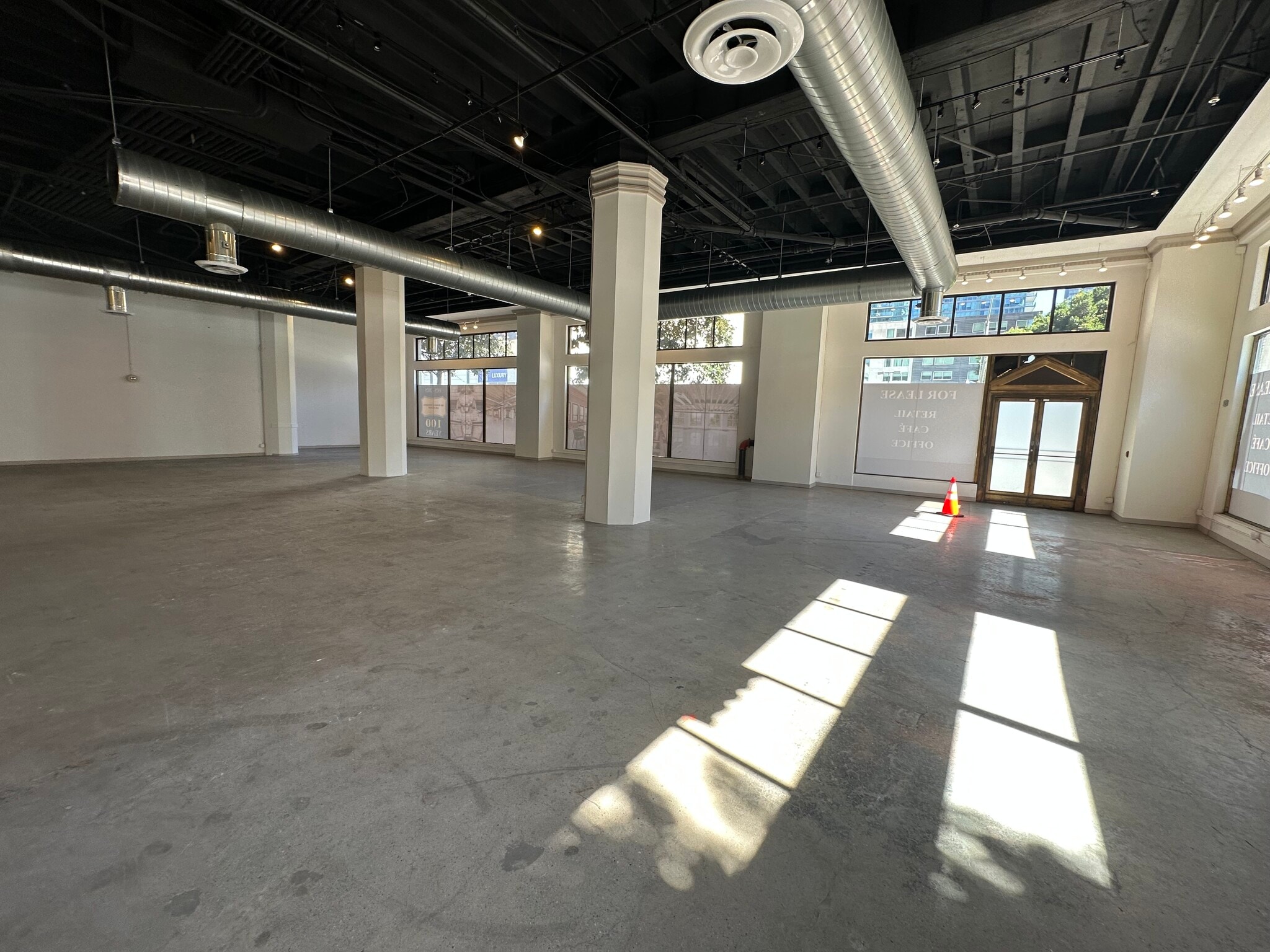 710-714 W Olympic Blvd, Los Angeles, CA for lease Interior Photo- Image 1 of 10