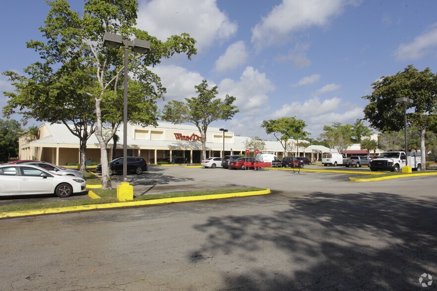 3900 N 46th Ave, Hollywood, FL à louer - Photo du bâtiment - Image 1 de 10