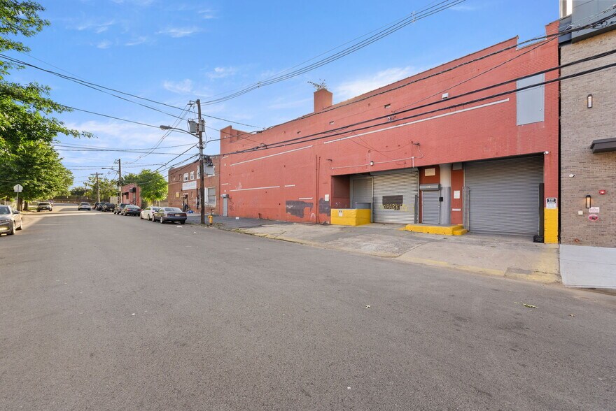 122-128 N 11th St, Newark, NJ à vendre - Photo du bâtiment - Image 2 de 15