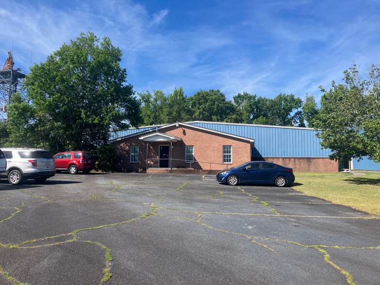 240 NW Industrial Blvd, Macon-Bibb, GA for sale - Building Photo - Image 1 of 31