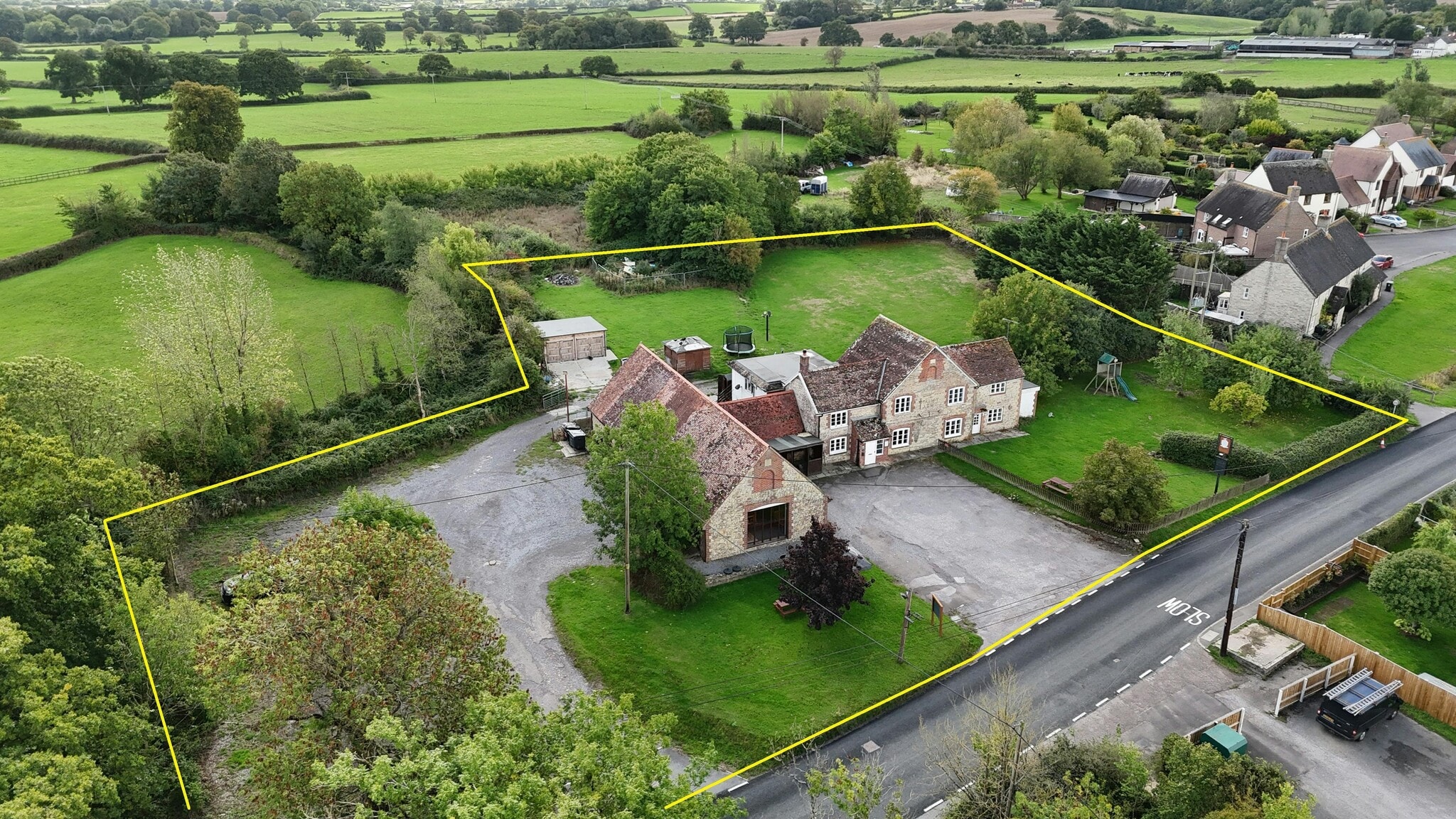 19 B3143, Pulham for sale Primary Photo- Image 1 of 8