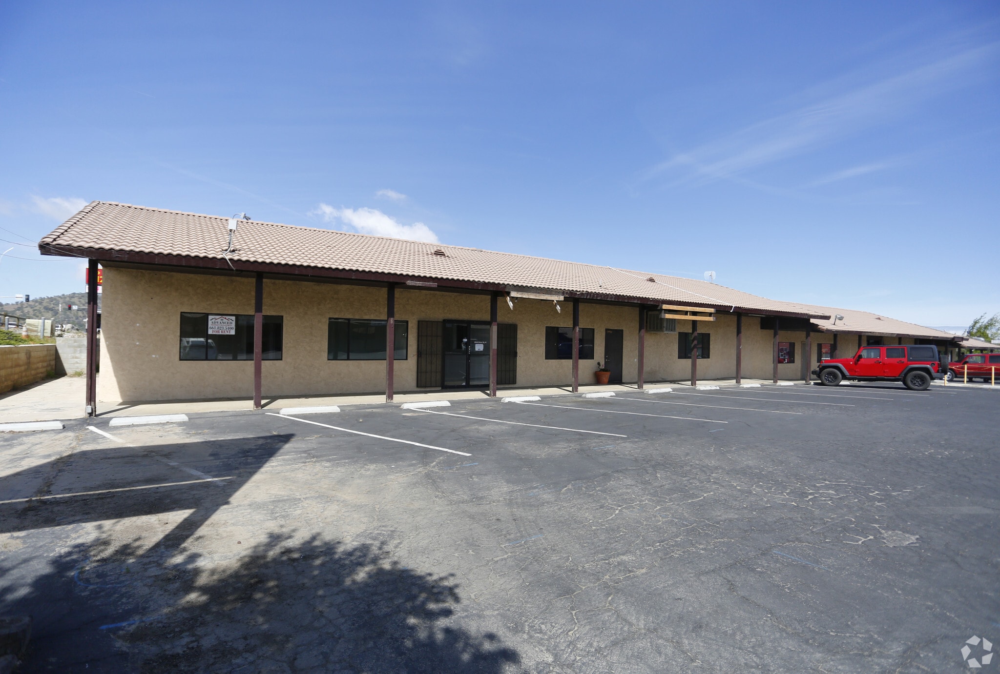 20424 Brian Way, Tehachapi, CA for lease Primary Photo- Image 1 of 5