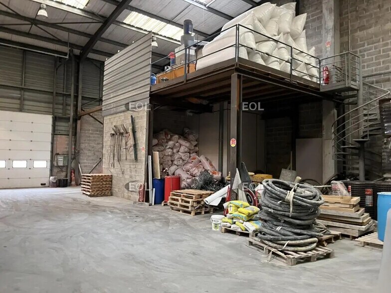 Local d'activités dans Carrières-sur-Seine à vendre - Photo du bâtiment - Image 3 de 14