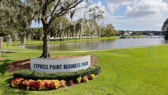 Cypress Point Business Park - Entrepôt