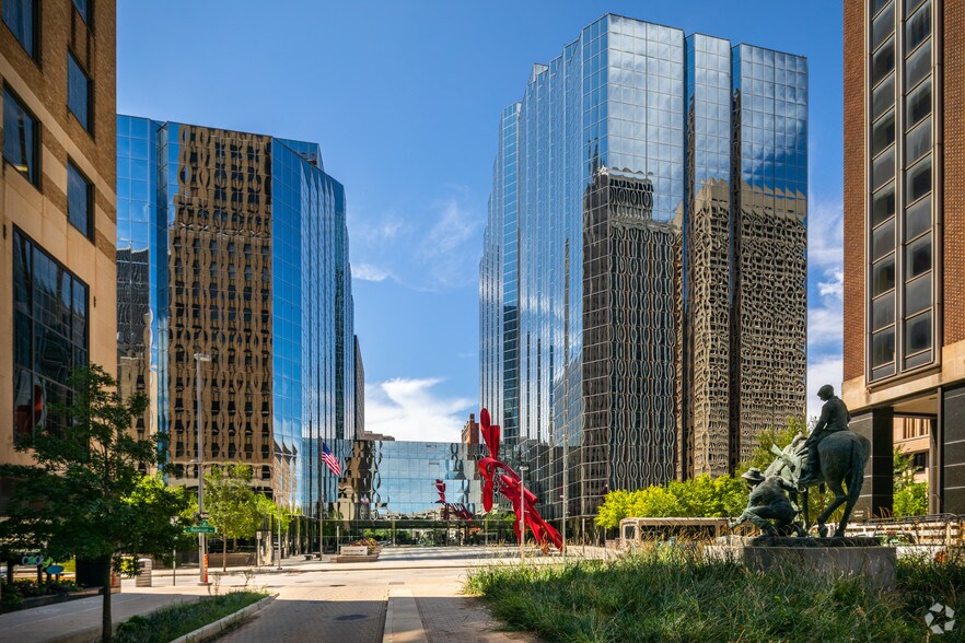 211 N Robinson Ave, Oklahoma City, OK à louer - Photo du bâtiment - Image 2 de 56