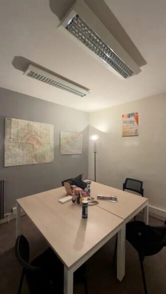 112 Rue Du Chemin Vert, Paris for lease - Interior Photo - Image 3 of 6