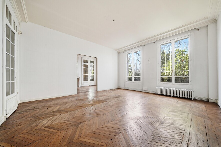 Immeuble residentiel dans Paris à vendre - Photo du bâtiment - Image 2 de 7