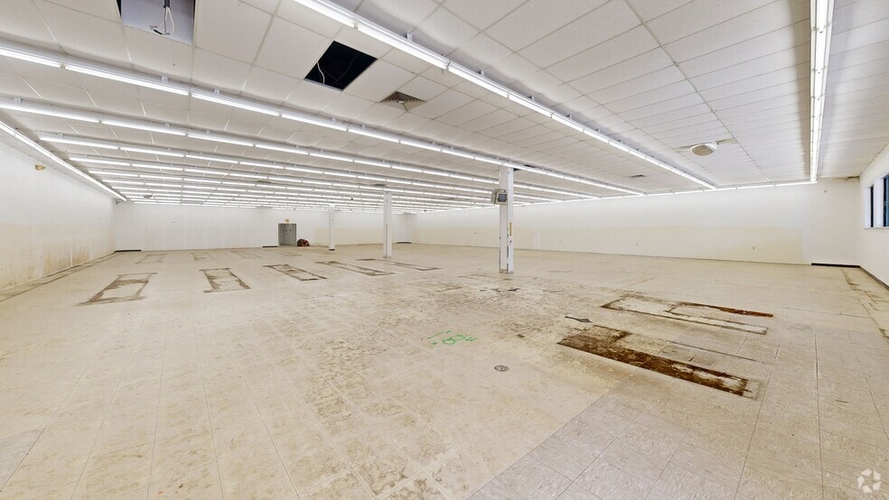 15700-15710 Jefferson Davis Hwy, Colonial Heights, VA for lease - Matterport 3D Scan - Image 3 of 13