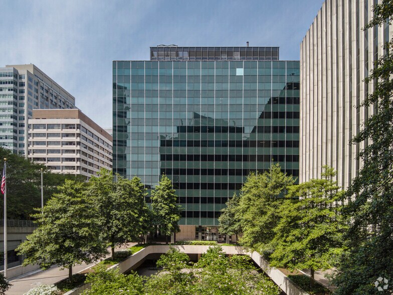 1621 N Kent St, Arlington, VA à louer - Photo du bâtiment - Image 2 de 6