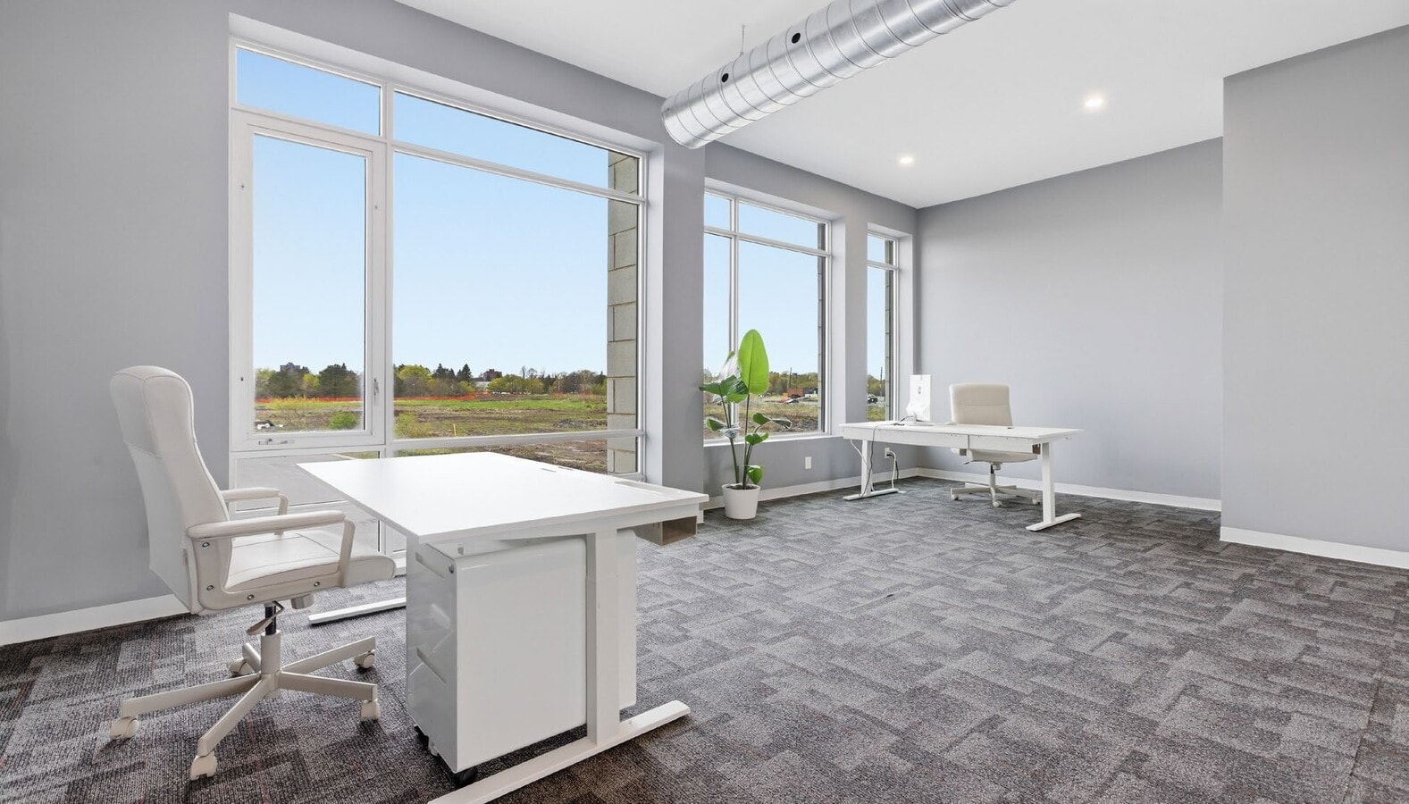 2500 St. Laurent Blvd, Ottawa, ON K1H 1B1 - Unit 202 - - Interior Photo - Image 1 of 4