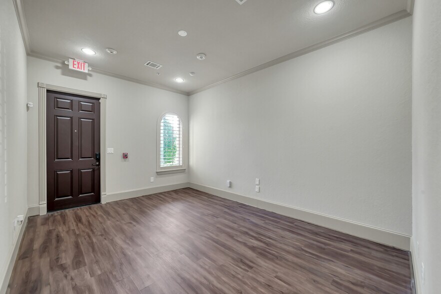 250 Ed English Rd, Shenandoah, TX à vendre - Photo du bâtiment - Image 3 de 28