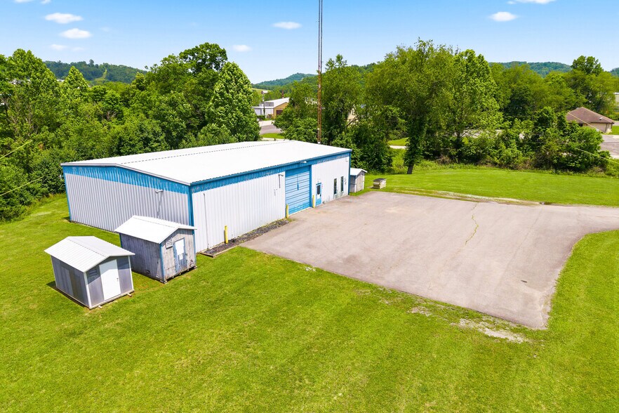351 Industrial Park Rd, Jane Lew, WV à louer - Photo du bâtiment - Image 2 de 10