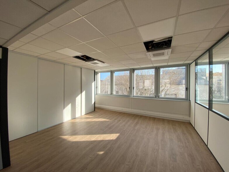 106-110 Avenue Jean Jaurès, Lyon à louer - Photo du bâtiment - Image 2 de 8