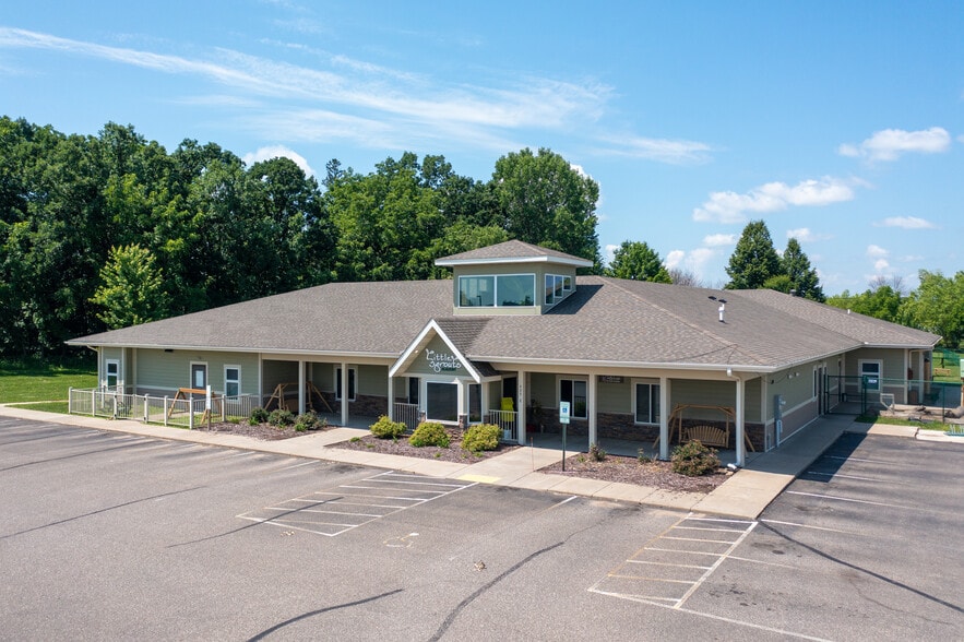 425 Technology Dr E, Menomonie, WI for sale - Building Photo - Image 2 of 6