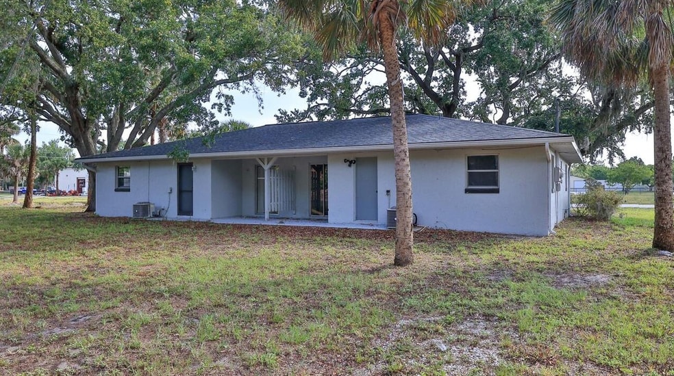 1802 Fern Palm Dr, Edgewater, FL for sale - Building Photo - Image 2 of 3