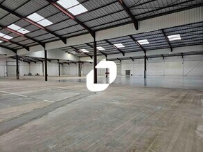 Flex in Le Mesnil-Amelot for lease Interior Photo- Image 1 of 3