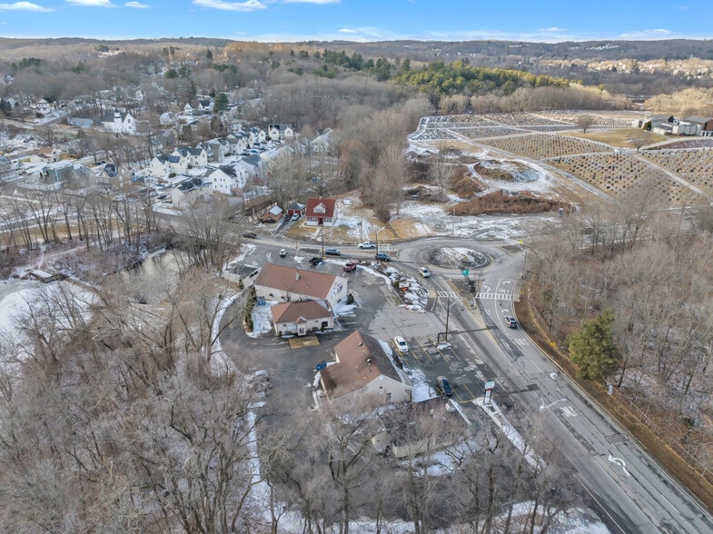 205 Hope Ave, Worcester, MA for lease - Building Photo - Image 2 of 9