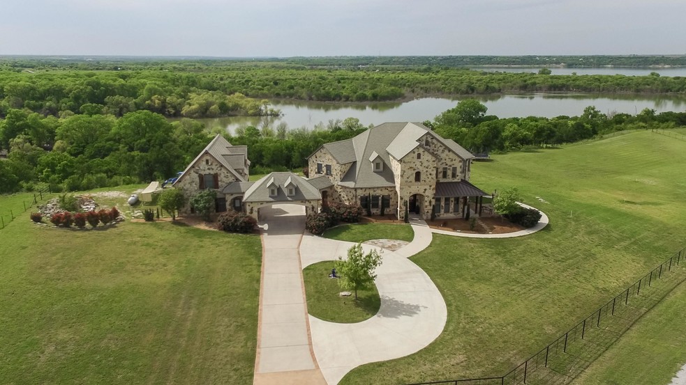 10500 W Rocky Creek Rd, Crowley, TX à vendre - Photo principale - Image 1 de 1