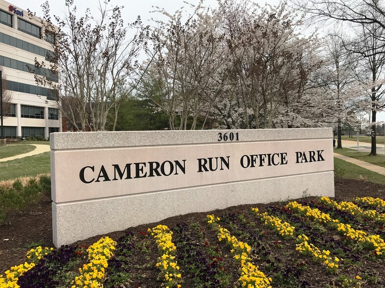 3601 Eisenhower Ave, Alexandria, VA à louer - Photo du bâtiment - Image 3 de 14