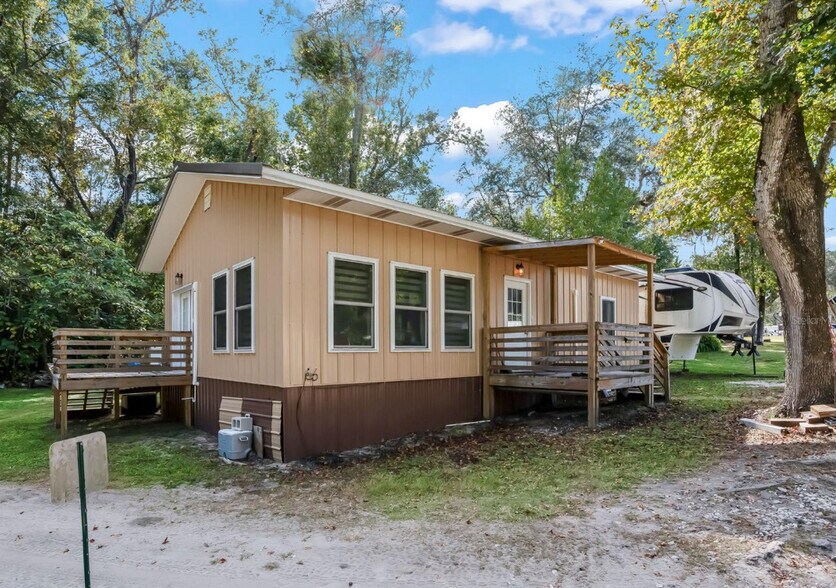 15260 NE 152nd Pl, Fort Mc Coy, FL à vendre - Photo du bâtiment - Image 2 de 23