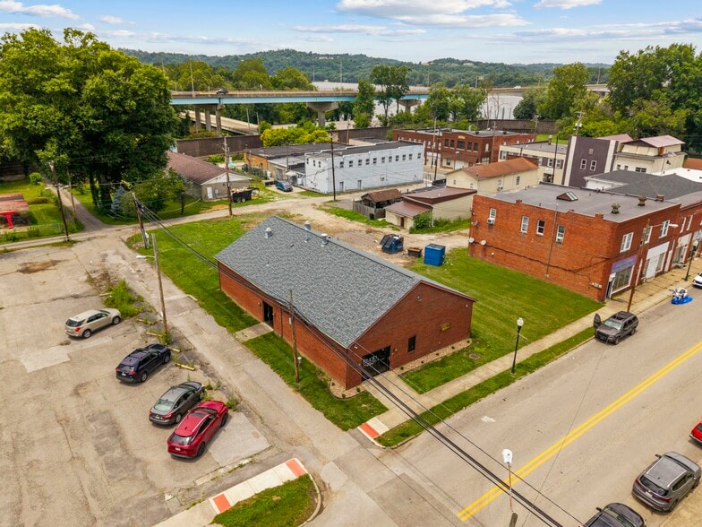 215 Main St, Huntington, WV for sale - Building Photo - Image 2 of 29