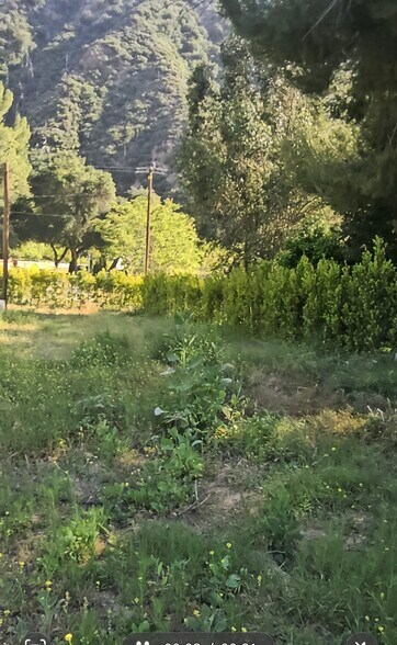 20,000sq/ft Land for Lease w/water & electricity, Tujunga, CA for lease - Building Photo - Image 2 of 4
