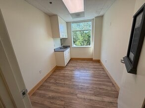 8911 Lakewood Dr, Windsor, CA for lease Interior Photo- Image 1 of 4