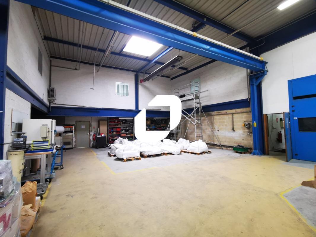 Flex in Chelles for lease Interior Photo- Image 1 of 9
