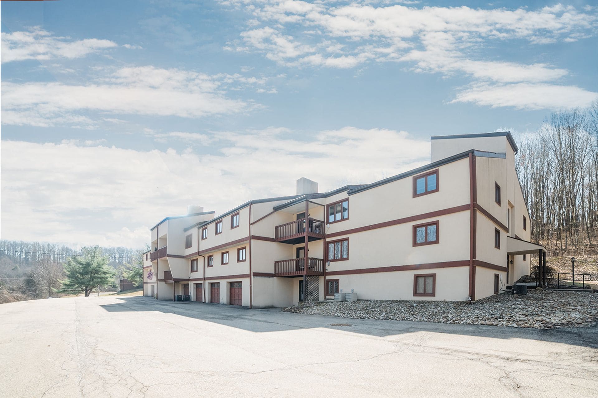 113-114 Noble Vista Dr, Greensburg, PA for sale Building Photo- Image 1 of 19