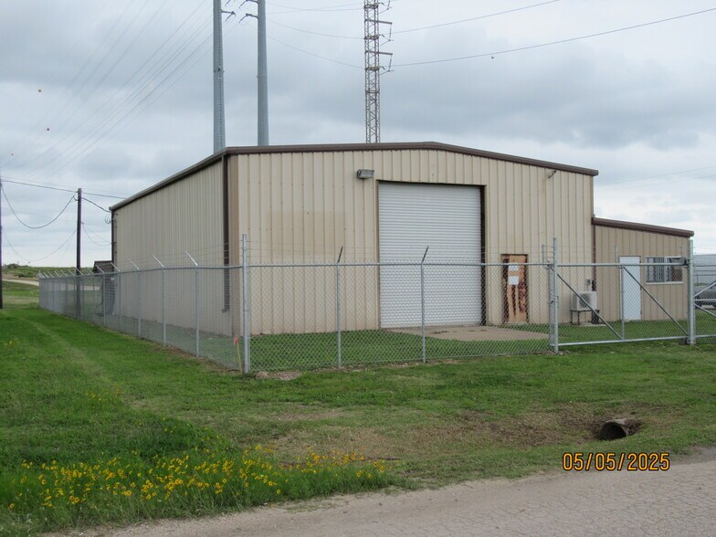 530 E 2nd St, Freeport, TX à louer - Photo du bâtiment - Image 1 de 19