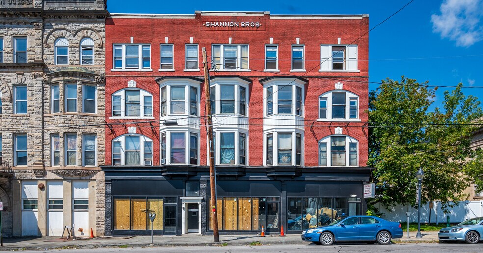 35 Units in Carbondale, PA portefeuille de 2 propriétés à vendre sur LoopNet.ca - Photo du bâtiment - Image 2 de 16