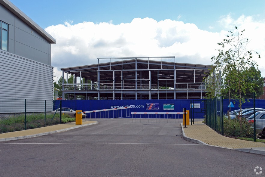 Tolpits Ln, Watford à vendre - Photo du bâtiment - Image 2 de 3