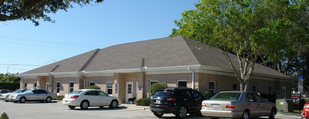 6718-6726 Lone Oak Blvd, Naples, FL for lease - Building Photo - Image 3 of 8