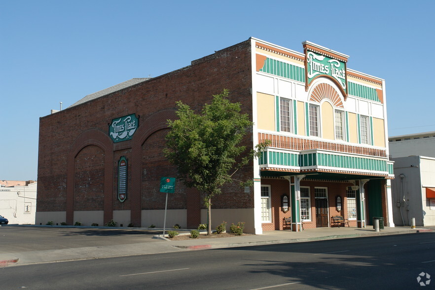 111 S Court St, Visalia, CA for lease - Building Photo - Image 2 of 2