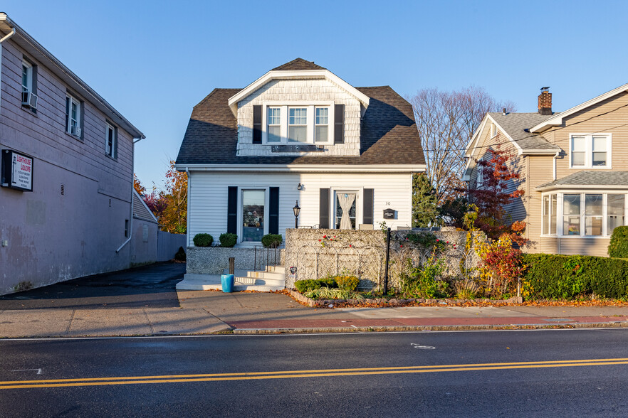 30 Townsend Ave, New Haven, CT à vendre - Photo principale - Image 1 de 1