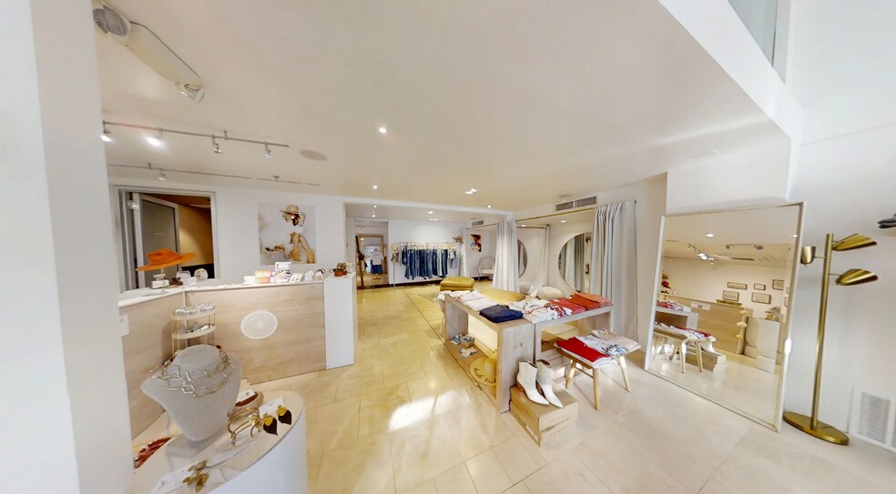 4242 N Craftsman Ct, Scottsdale, AZ à louer - Photo du bâtiment - Image 2 de 5