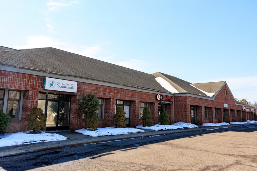 6540 Millenium Dr, Lansing, MI à louer - Photo du bâtiment - Image 2 de 13