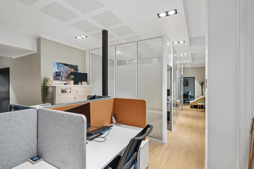 62 Rue De Caumartin, Paris for lease - Building Photo - Image 2 of 15