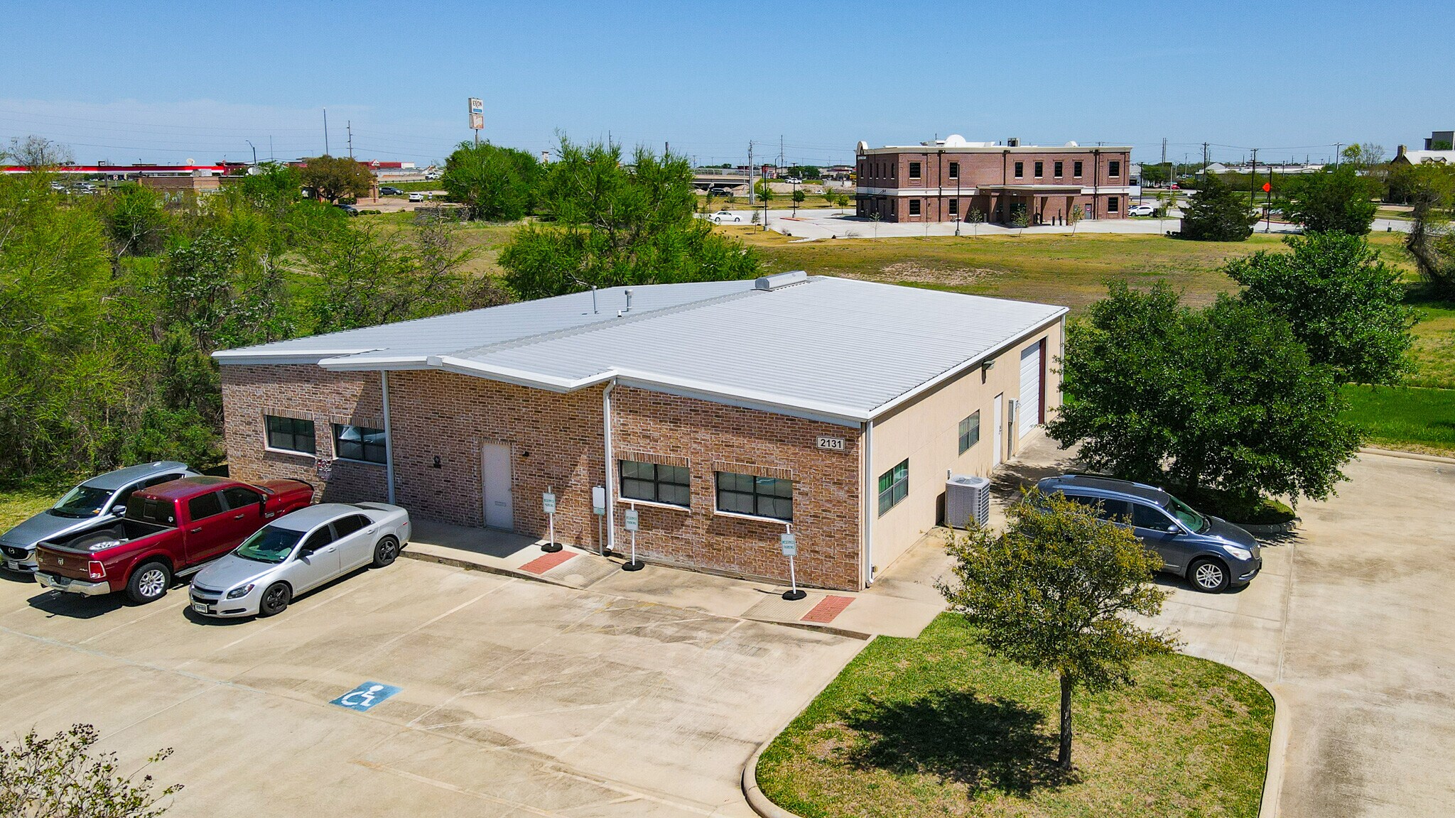2131 W Briargate Dr, Bryan, TX à vendre Photo principale- Image 1 de 11